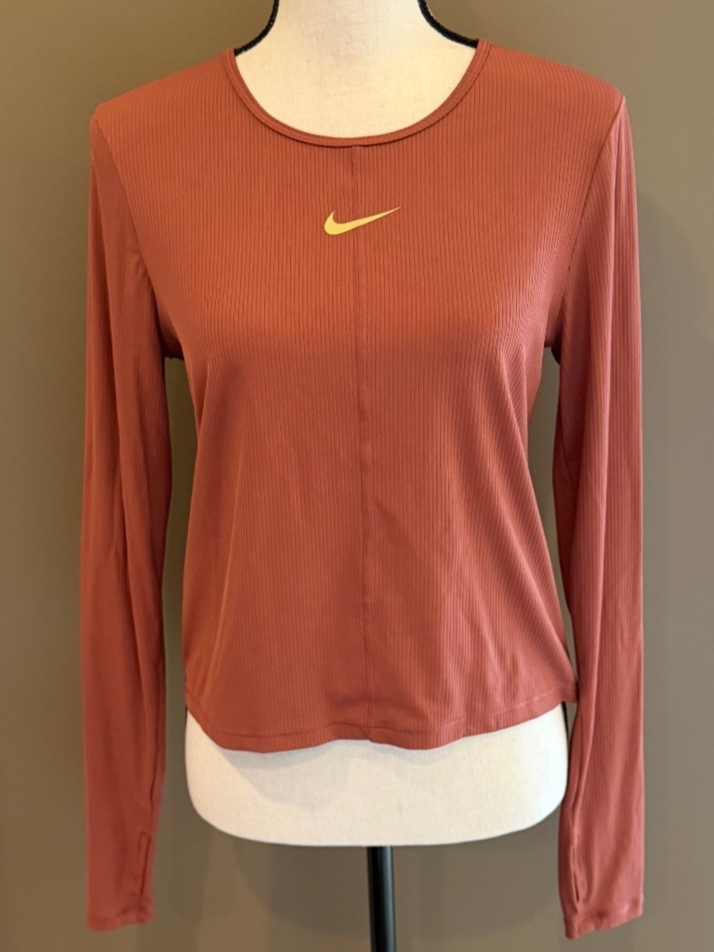 Nike Dri-Fit Crew neck Long Sleeve Cropped Workout Athletic Top, Size Large